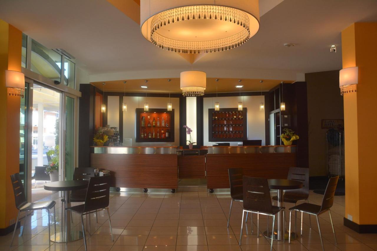 צ'סנטיקו Hotel Orly מראה חיצוני תמונה