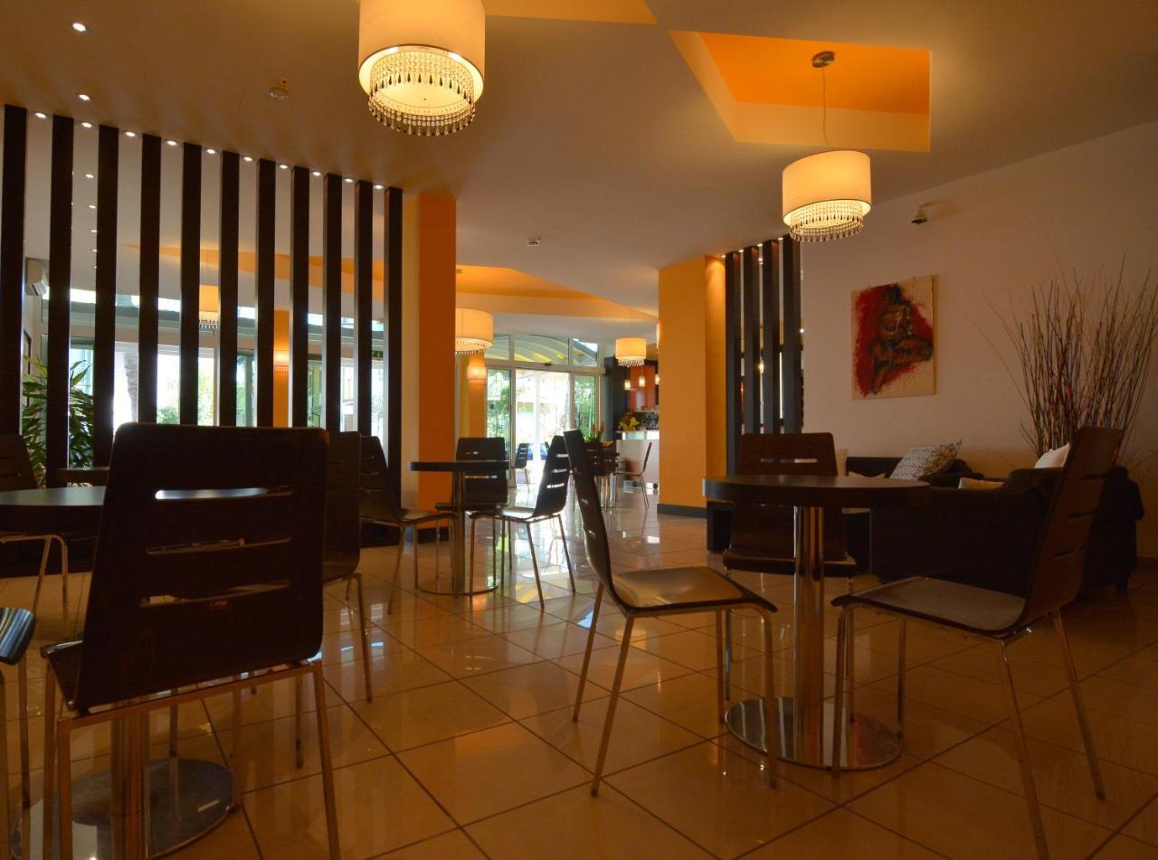 צ'סנטיקו Hotel Orly מראה חיצוני תמונה
